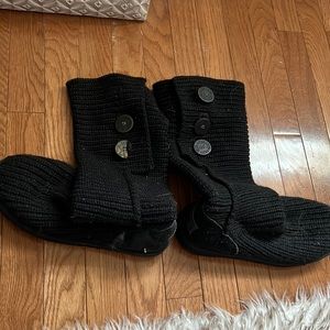 Black UGG yarn material boots!